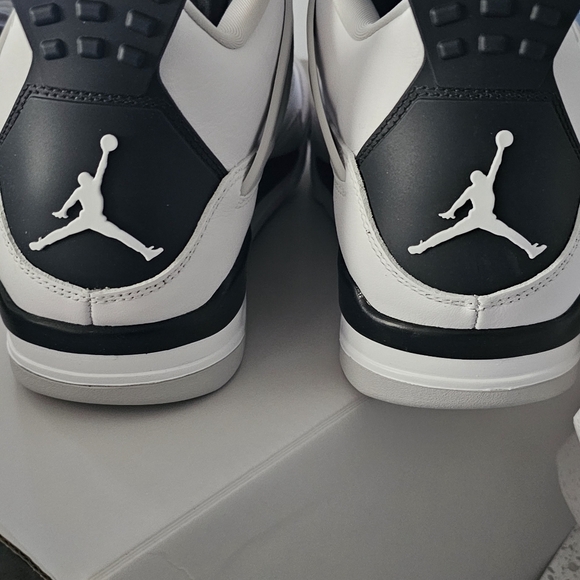 Brand new in box jordan 4s size 11 - Picture 2 of 5